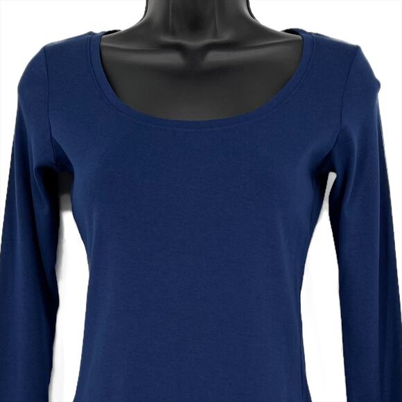 Cuyana Long Sleeve Open Neck Tee in Navy Blue Size X-Small - Picture 2 of 8